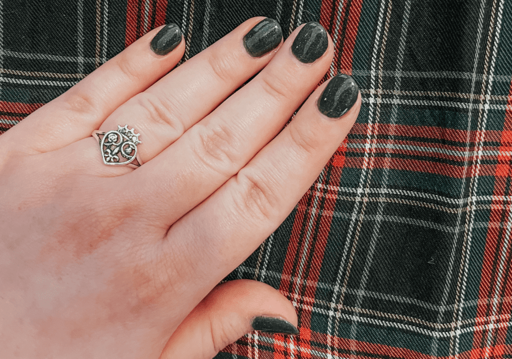 Holiday Nails for Christmas - Cats & Coffee Green Holiday Nails for Christmas
