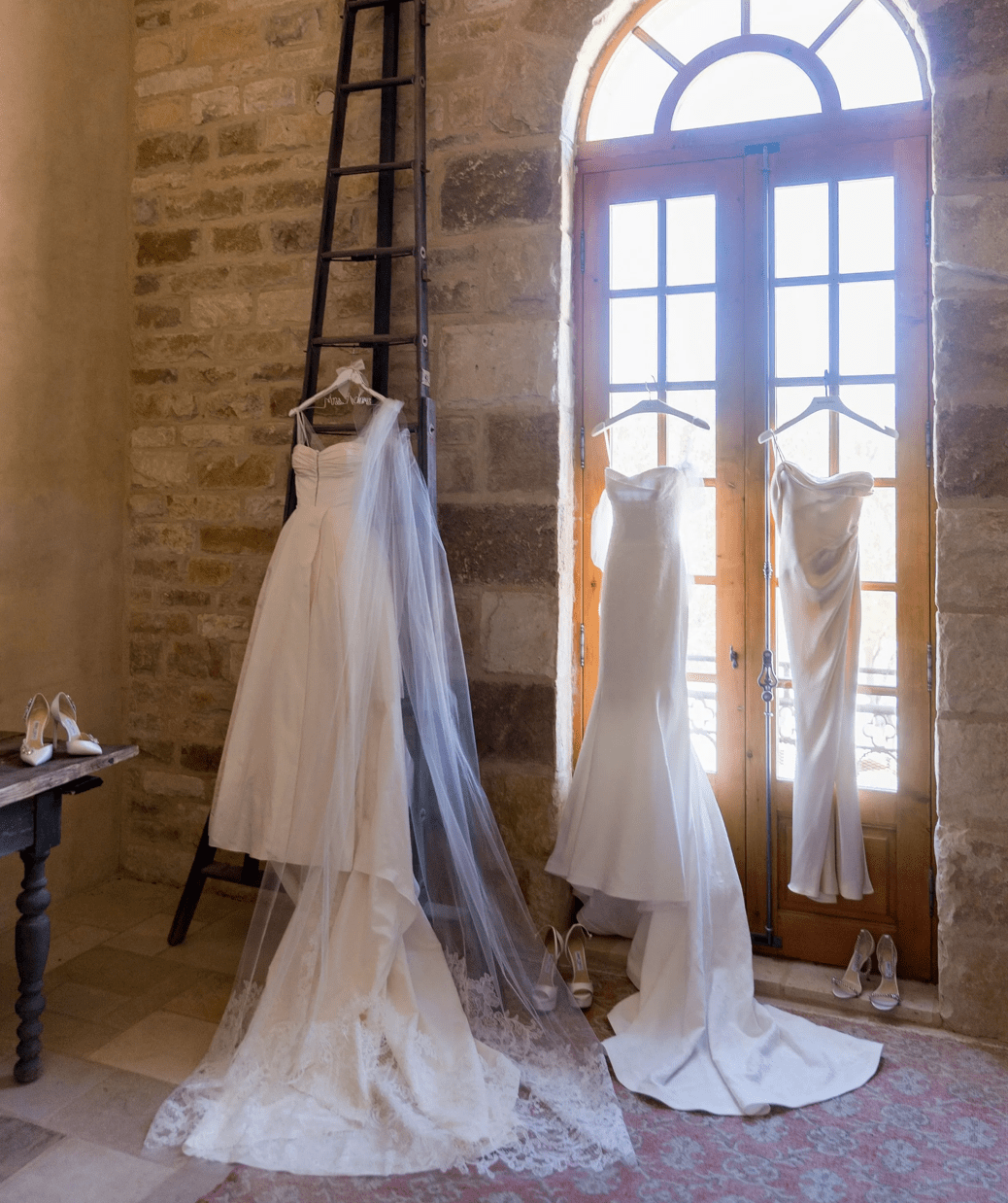 Sarah Hyland Vera Wang Wedding Dresses - Photo: John & Joseph2 - Cats & Coffee