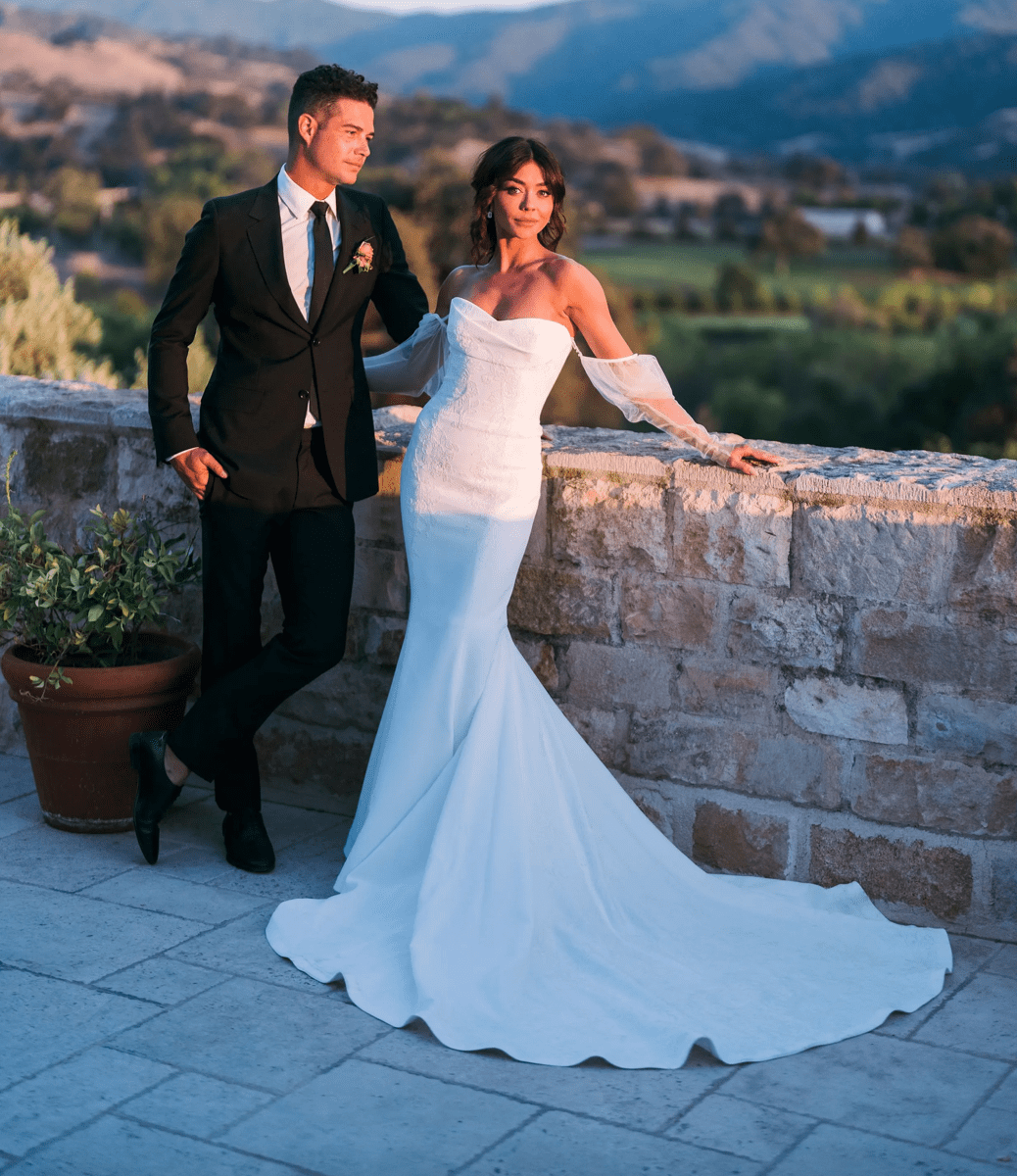 Sarah Hyland Vera Wang Wedding Dresses - Photo: John & Joseph6 - Cats & Coffee