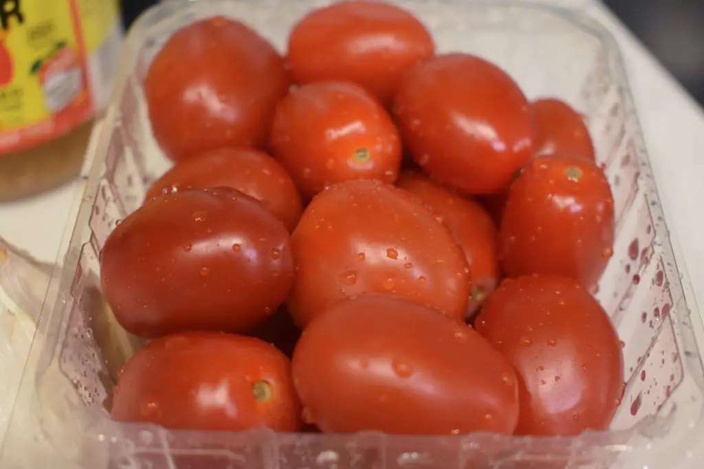 Chickpea PastaDSC_0023 - Cats & Coffee Fresh cherry tomatoes