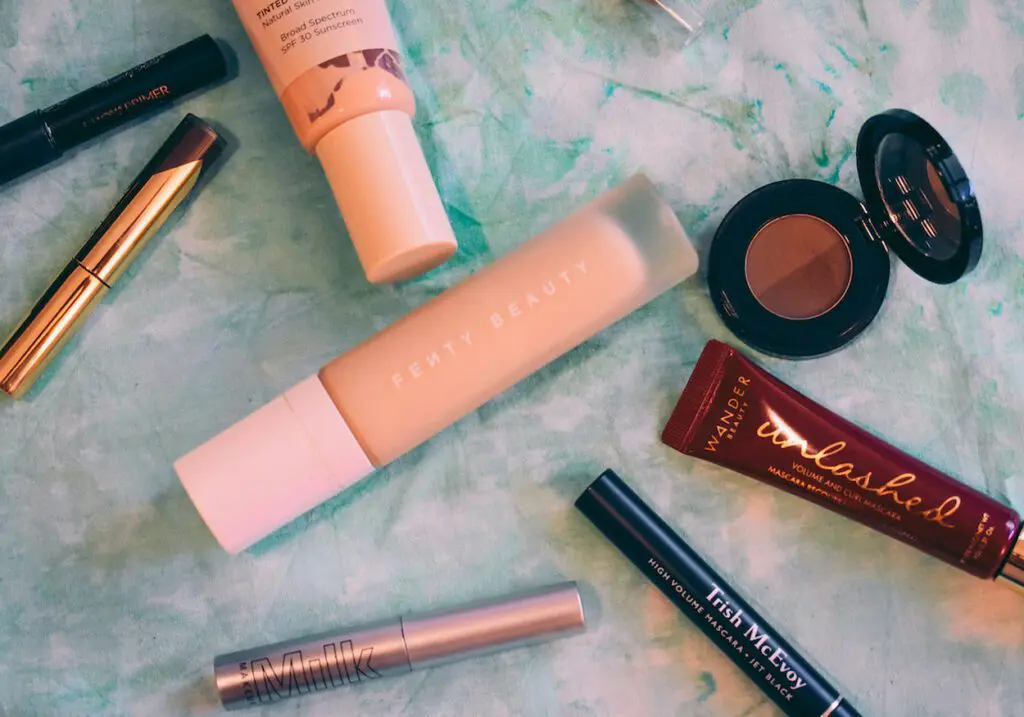 Basic Makeup Staples that Complete Any Look CP - Cats & Coffee Basic Makeup Staples that Complete Any Look