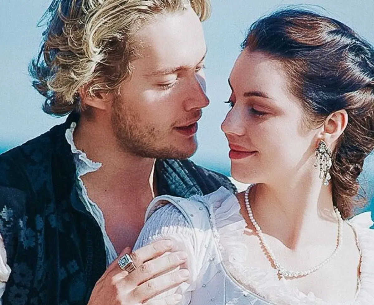 Reign - one of the best tv shows to rewatch