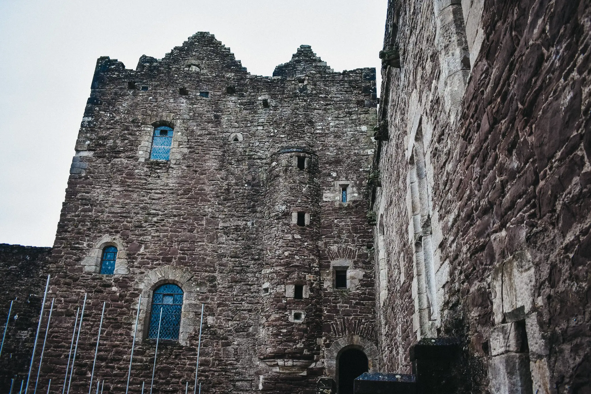 Doune-Castle_Castle-Leoch-SetDSC_0200 - Cats & Coffee Doune Castle, photo by Christine Csencsitz (2018)