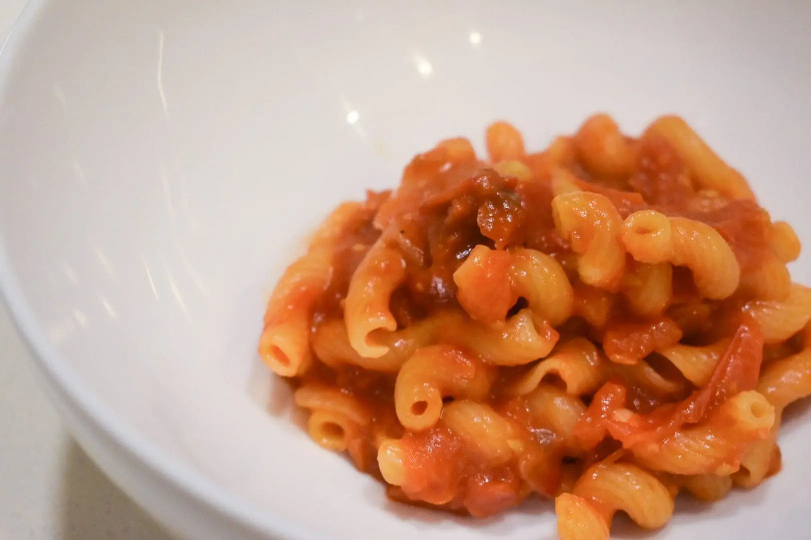 Homemade marinara sauce is an easy way to dress up a big bowl of pasta. With just a few ingredients, you can elevate your comfort food into an Italian delicacy.