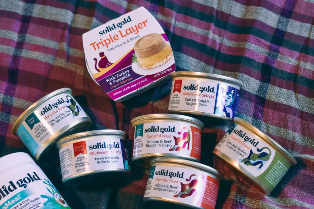 Solid-Gold-Product-Shots4 - Cats & Coffee Any cat owner will tell you, cats can be pretty picky. While I've been pretty lucky in this regard with my cats, there is a difference between foods they like, and foods they love. Solid Gold has regularly been in the love category. Solid Gold sent us some awesome cat foods to try, including three completely new flavors that they've never had before. Read about what the cats thought of the recipes and why I love feeding them Solid Gold cat food here!