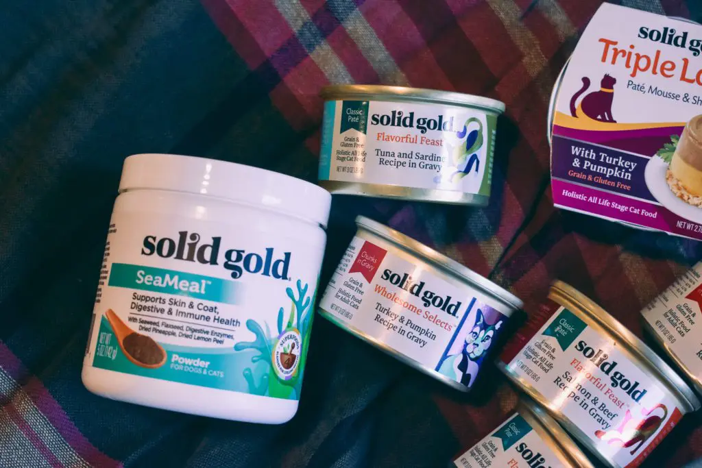 Solid-Gold-Product-Shots6 - Cats & Coffee Any cat owner will tell you, cats can be pretty picky. While I've been pretty lucky in this regard with my cats, there is a difference between foods they like, and foods they love. Solid Gold has regularly been in the love category. Solid Gold sent us some awesome cat foods to try, including three completely new flavors that they've never had before. Read about what the cats thought of the recipes and why I love feeding them Solid Gold cat food here!