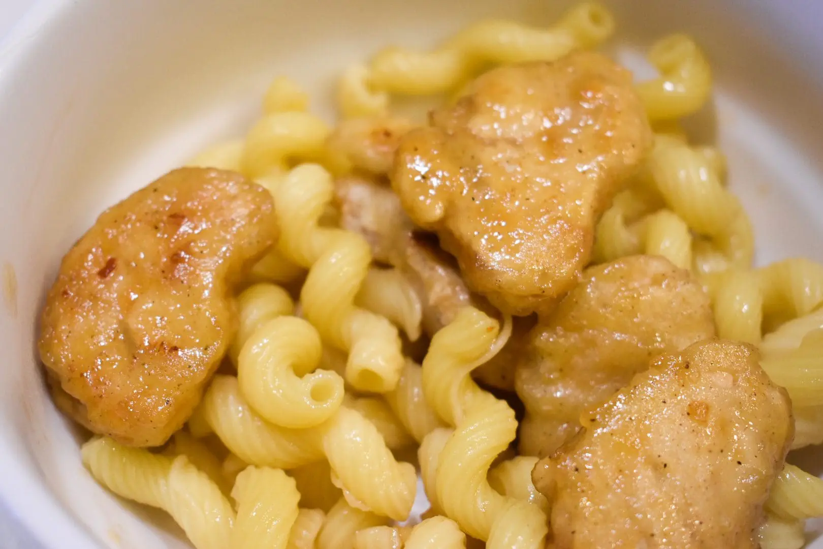 Gardein-Manderin-Orange-Crispy-Chickn11 - Cats & Coffee Gardein Mandarin Orange Crispy Chick'n served with pasta