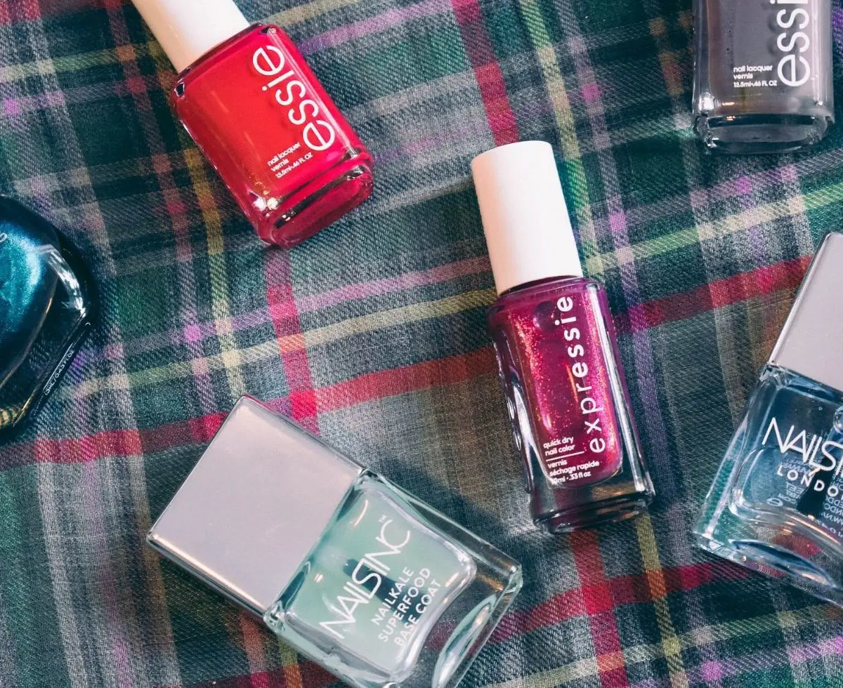 Whether you're attempting to extend the life of a manicure, or you're looking to give yourself a little at-home spa treatment, there are a few basic tools you should have to keep your nails looking lovely. There are plenty of great manicure kits available online but, if you're like me, you may already have some tools and just need to round out your set, or you simply don't need everything these kits carry. See what I keep for at home manicure essentials, and get some fun nail polish recommendations, here!
