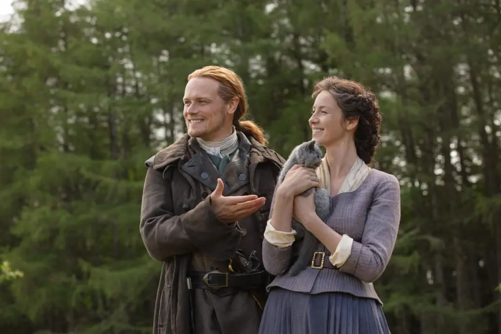 Outlanders-Adso-with-Claire-and-Jamie-Fraser-1 - Cats & Coffee