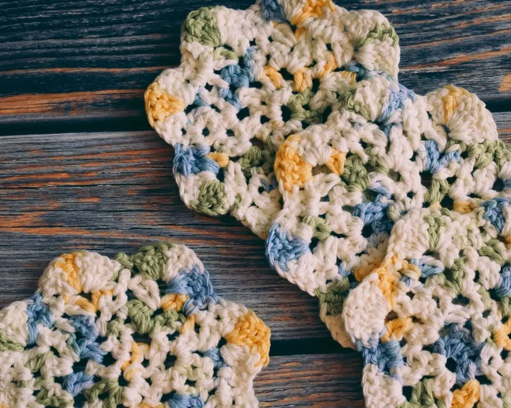 Colorful-Home-Accents-from-the-Critter-Crafting-Crochet-Shop11 - Cats & Coffee