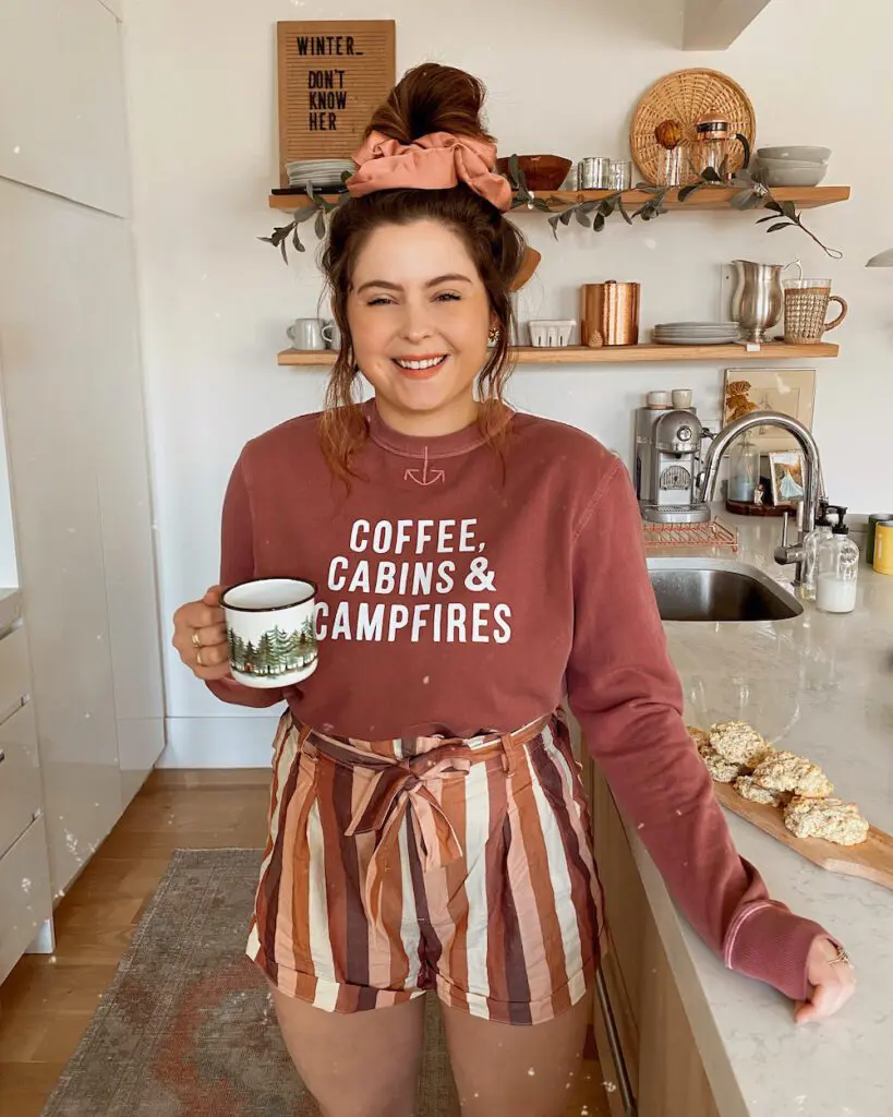 Noelle-Downing-Blogger-Influencer-@noelledowning-1 - Cats & Coffee