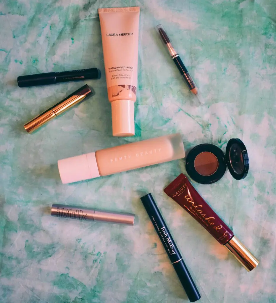 Basic-Makeup-Staples-that-Complete-Any-Look1 - Cats & Coffee Makeup is fun to play with. With some items, though, I stick with some tried & true favorites. Read about my basic makeup staples here!