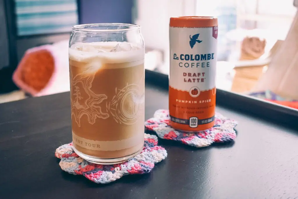 La-Colombe-Pumpkin-Spice-Draft-Latte4 - Cats & Coffee