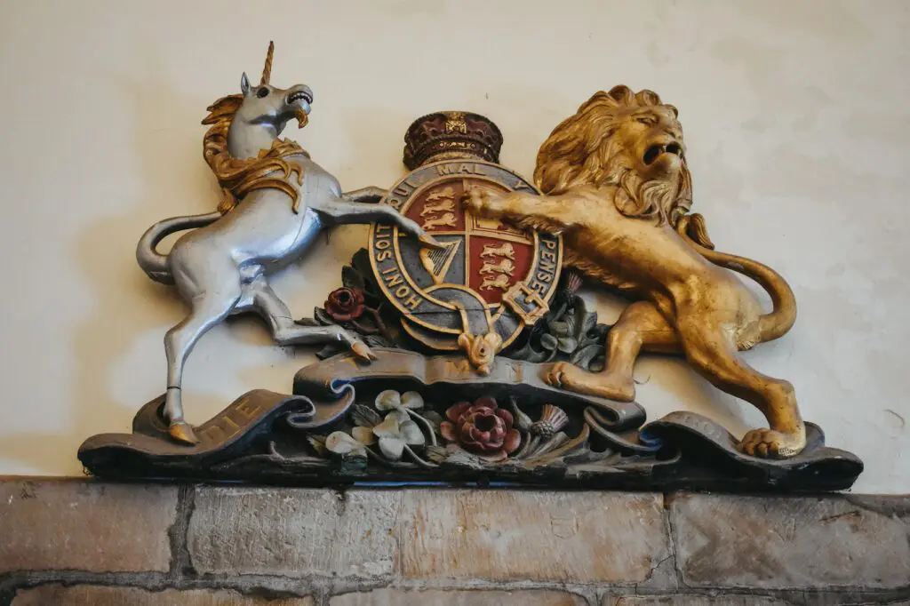 The-Great-Courses-The-Best-History-Courses-Cats-Coffee-by-Christine-CsencsitzDoune-Castle_Castle-Leoch-Set - Cats & Coffee
