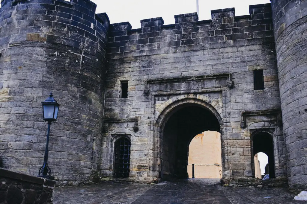 The-Great-Courses-The-Best-History-Courses-Cats-Coffee-by-Christine-CsencsitzStirling-Castle - Cats & Coffee
