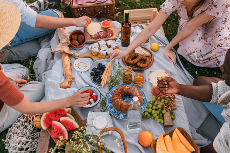 Article-7-Gut-Healthy-Summer-Side-Dishes-To-Feed-a-Crowd-Francesca-Krempa-for-WellGood-photo-from-Stocksy-Studio-Firma - Cats & Coffee