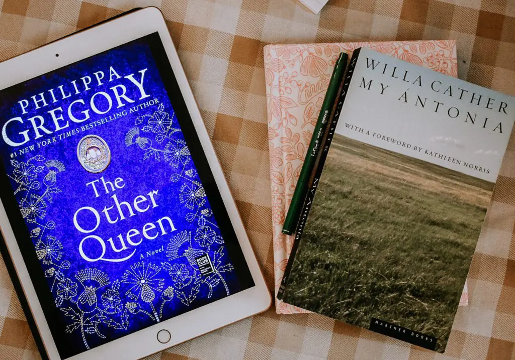 Books to Read if You Like History- Best Fiction Books for History Lovers CP3 - Cats & Coffee Books to Read if You Like History: Best Fiction Books for History Lovers