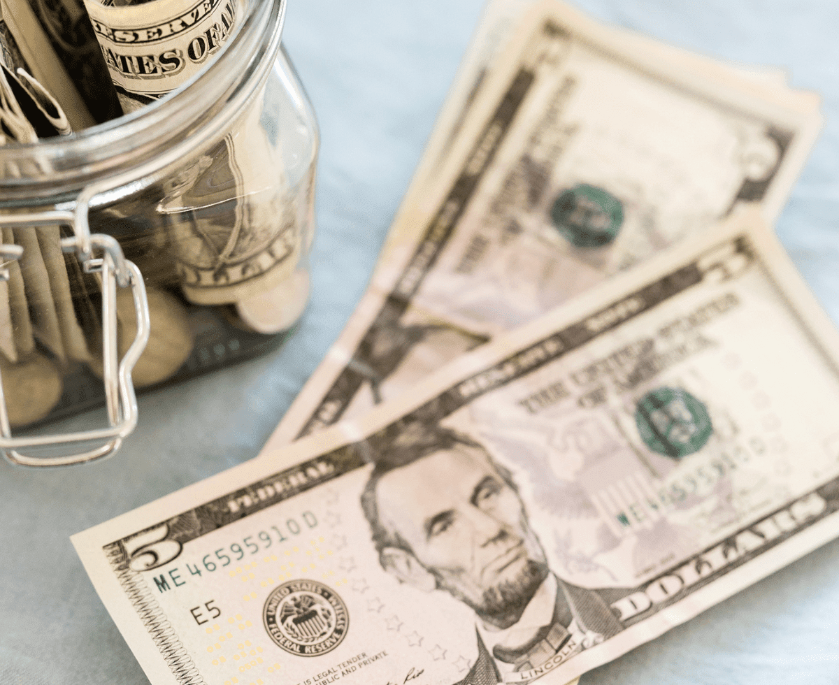 Money Saving Tips 1-min - Cats & Coffee
