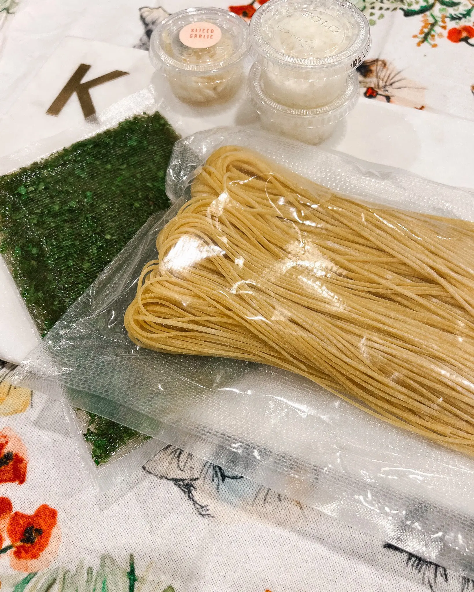 Pasta Packs Tampa FL 5-min - Cats & Coffee Fresh pasta and aglio e olio pasta sauce