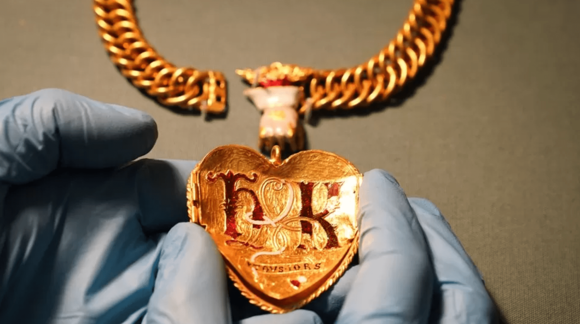 New Tudor artifact found - Cats & Coffee Tudor pendant linked to Henry VIII among new finds