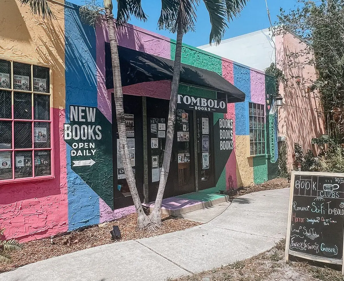 Tombolo Books St. Pete Florida - Cats & Coffee Tombolo Books in St. Petersburg, Florida