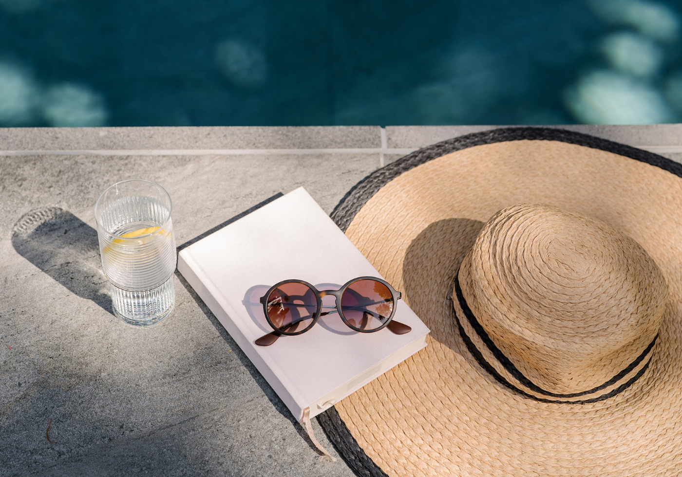 Great Books to Read in the Summer 1 - Cats & Coffee Great Books to Read in the Summer