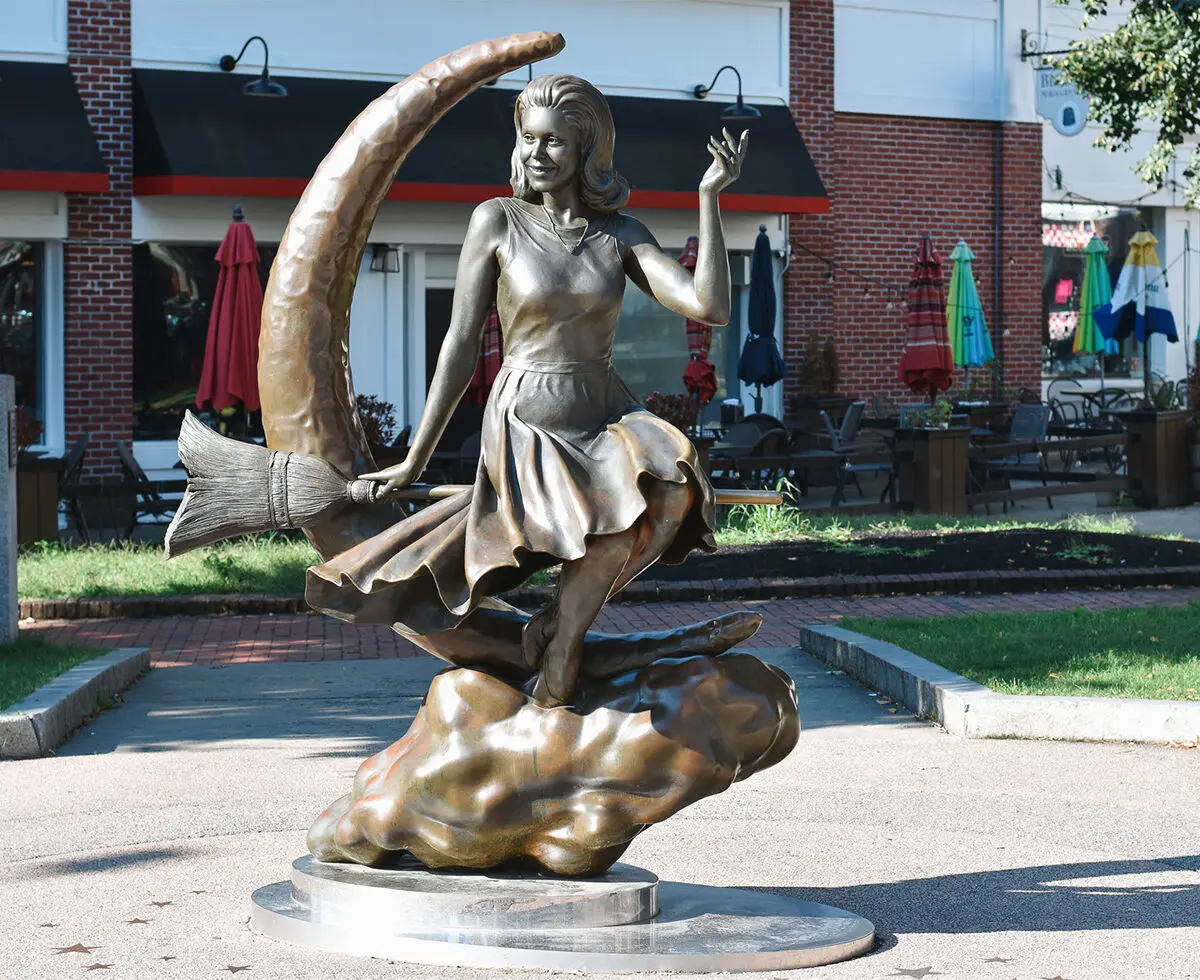 A Witchy Bachelorette Getaway: CP - Cats & Coffee The Bewitched Statue in Salem, Massachusetts
