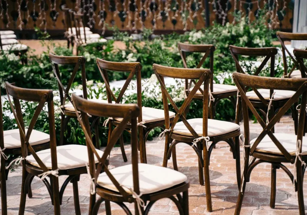 Emerald Green Wedding Decor Ideas 1 - Cats & Coffee Emerald Green Wedding Decor Ideas
