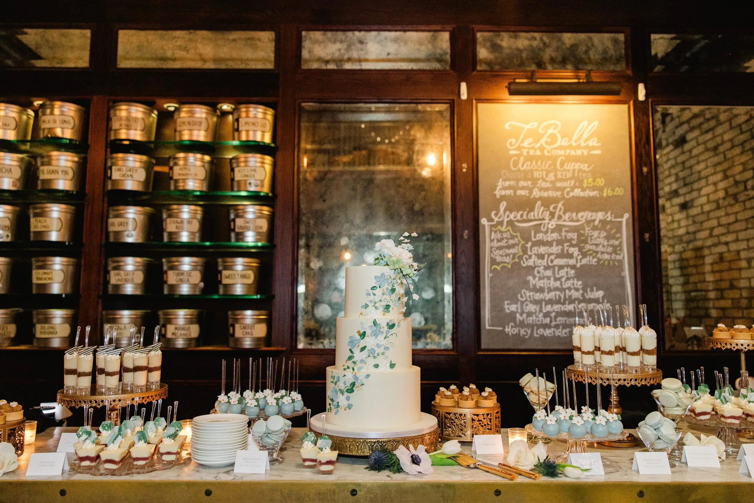 OxfordExchangeWedding©AilynLaTorrePhotograpy-3480-min - Cats & Coffee Blue and Green Wedding Cake Inspiration for an Emerald Green Wedding Theme