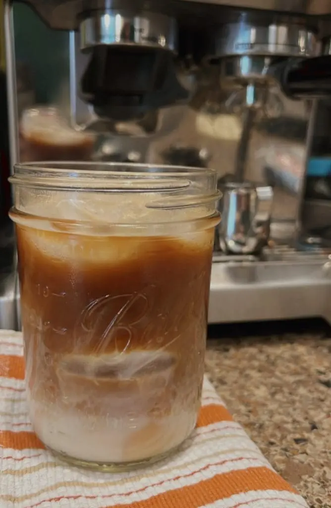 Iced Latte with Super Automatic Barista Touch Breville - Cats & Coffee Super Automatic Barista Touch Breville