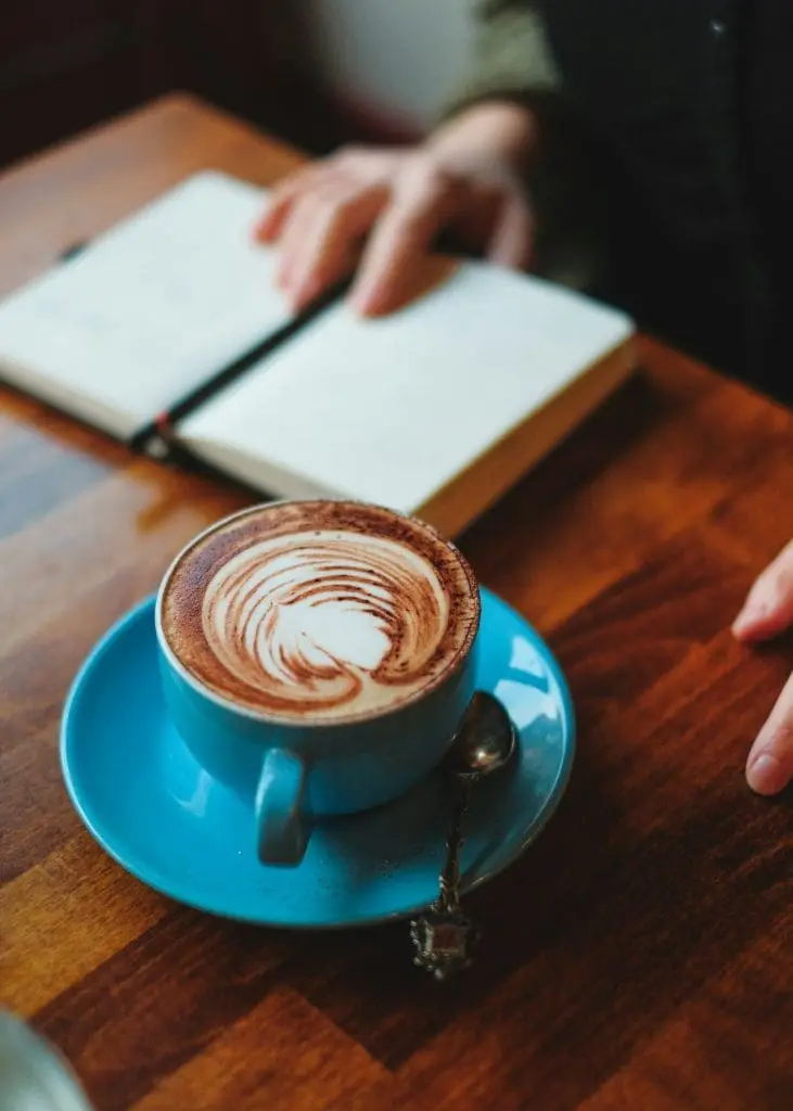 5 Reading Habits to Start This Month 1 - Cats & Coffee