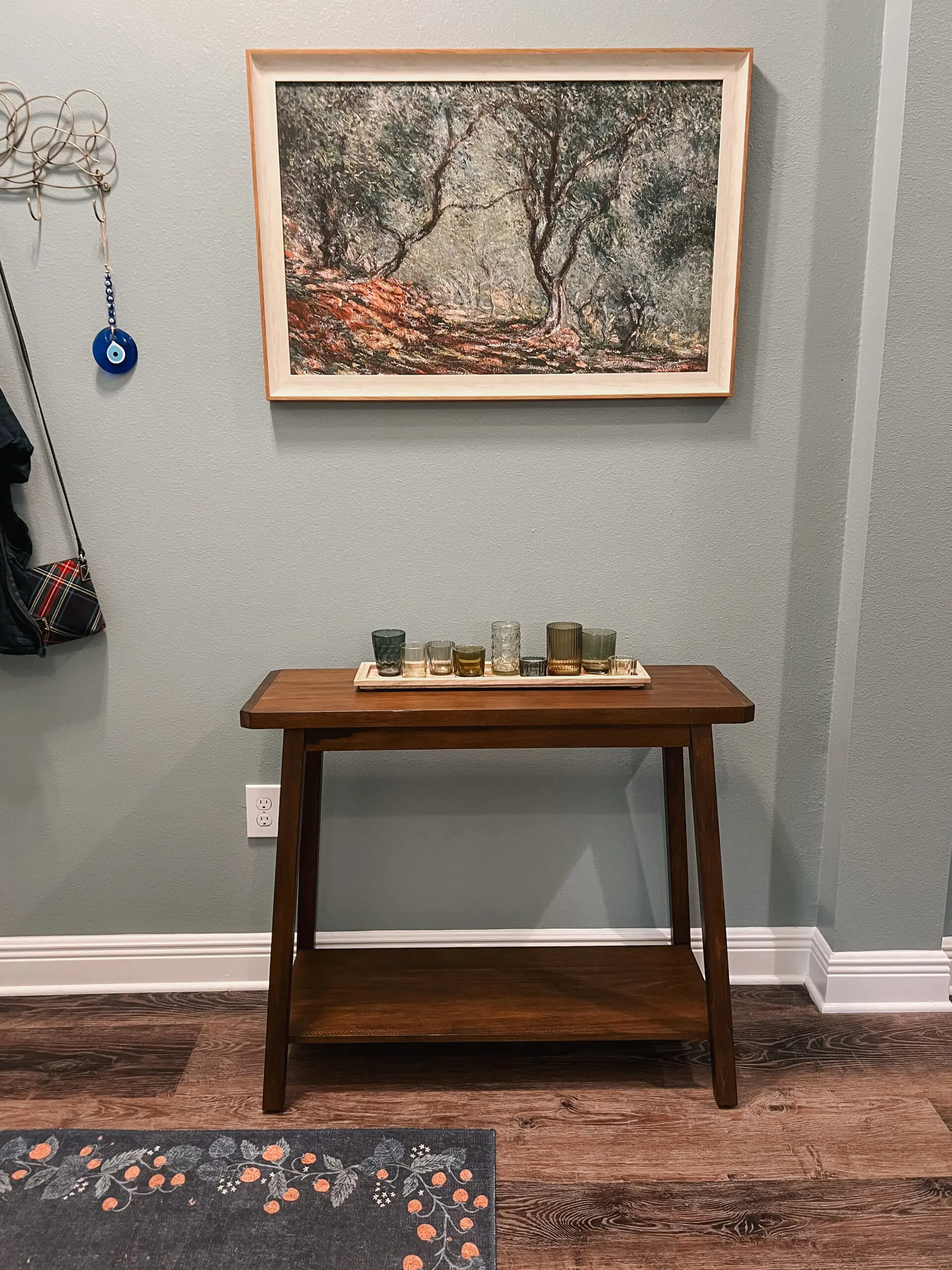 Creating a Welcoming Entryway - Cats & Coffee Creating a Welcoming Entryway