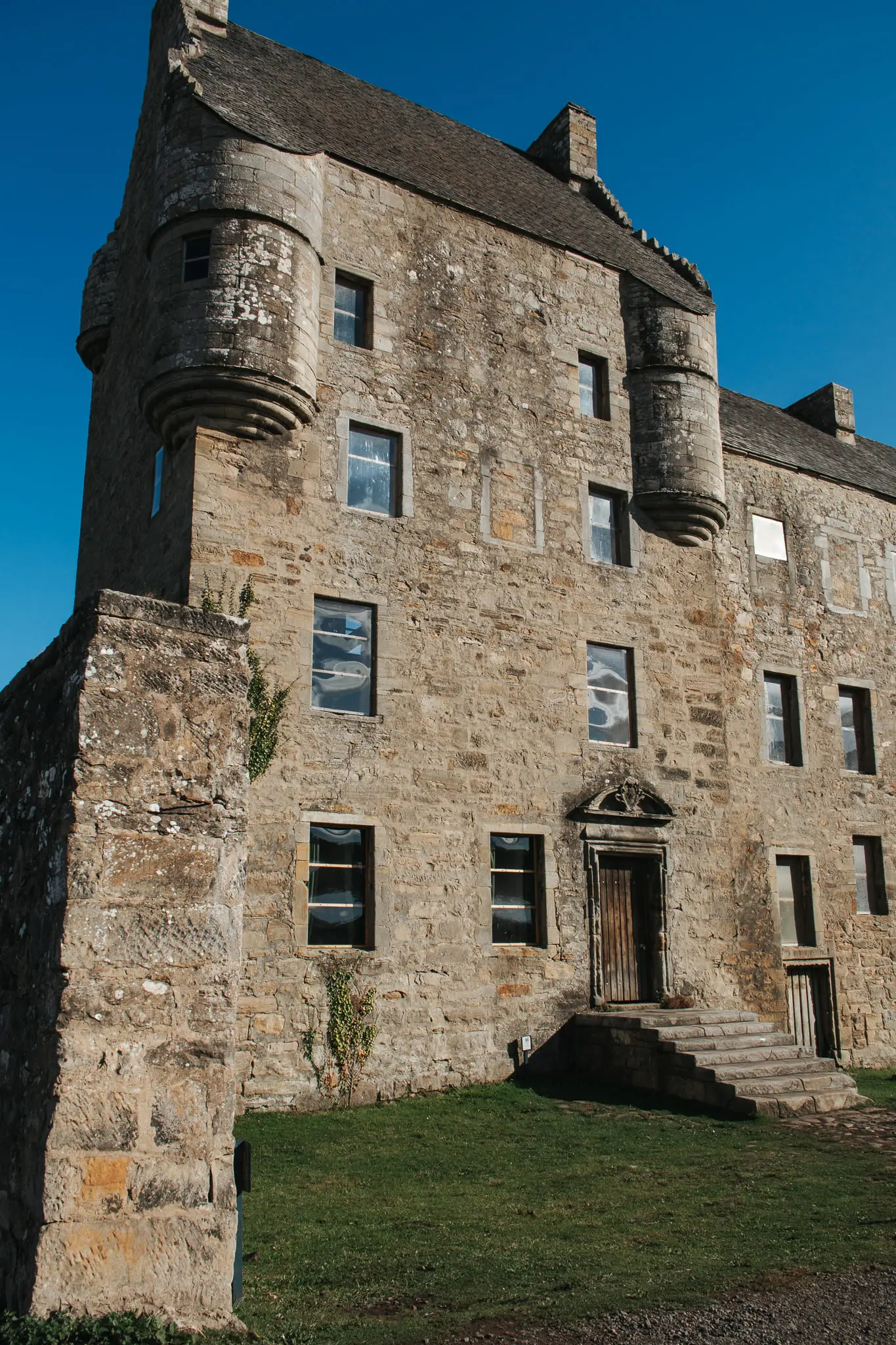 Lallybroch 2 - Cats & Coffee Midhope Castle