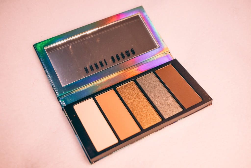I'm loving Bobbi Brown's Autumn Avenue Eyeshadow Palette. This eyeshadow palette is a great deal and only available at Bloomingdale's. Get the details here!