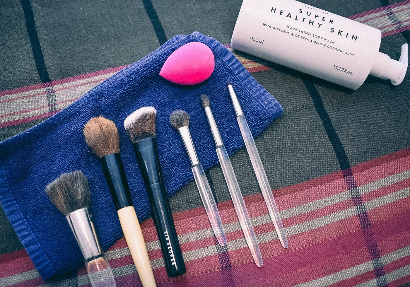 Cleaning makeup brushes is crucial for any beauty routine. Get step-by-step instructions on how to clean makeup brushes here!