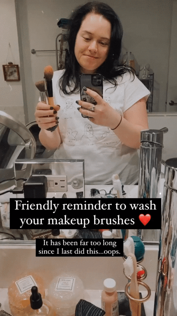 Cleaning makeup brushes is crucial for any beauty routine. Get step-by-step instructions on how to clean makeup brushes here!